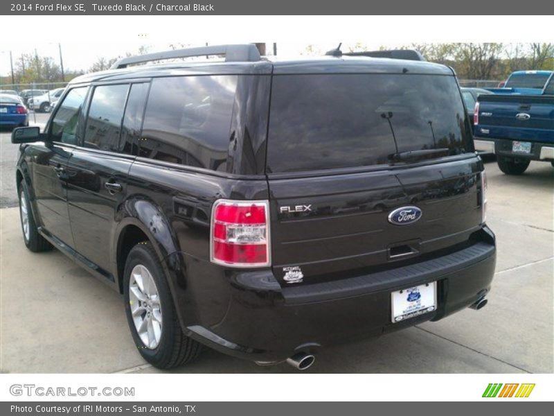 Tuxedo Black / Charcoal Black 2014 Ford Flex SE