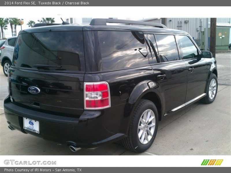 Tuxedo Black / Charcoal Black 2014 Ford Flex SE