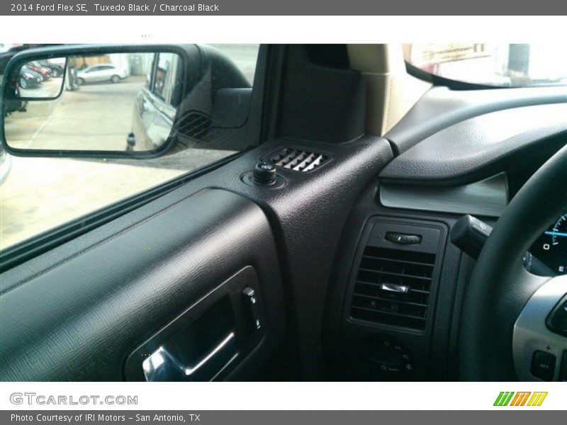 Tuxedo Black / Charcoal Black 2014 Ford Flex SE