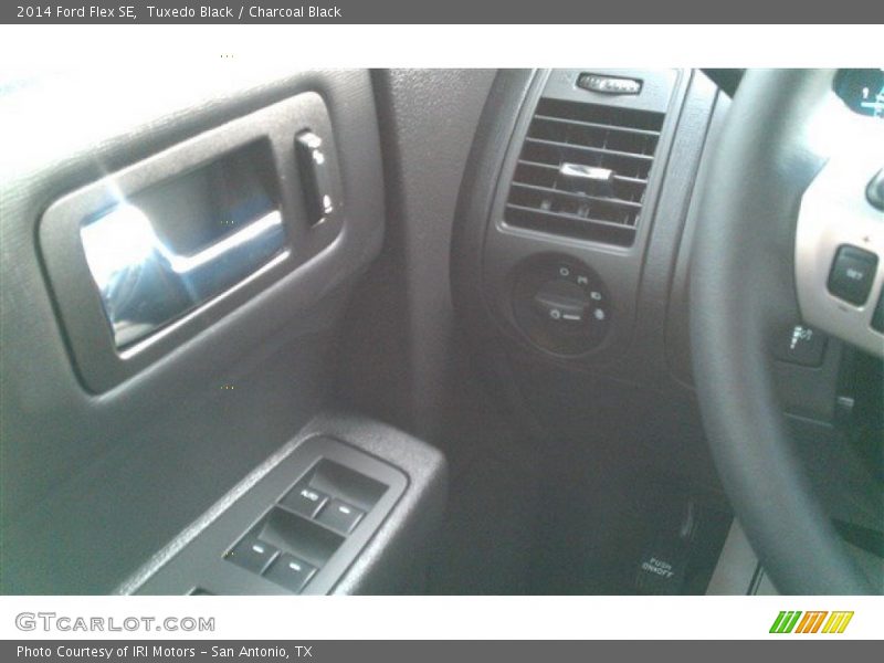 Tuxedo Black / Charcoal Black 2014 Ford Flex SE