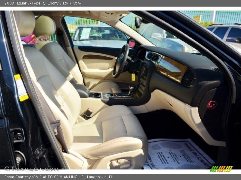 Ebony Black / Ivory 2003 Jaguar S-Type R