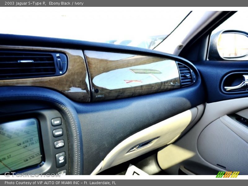 Ebony Black / Ivory 2003 Jaguar S-Type R