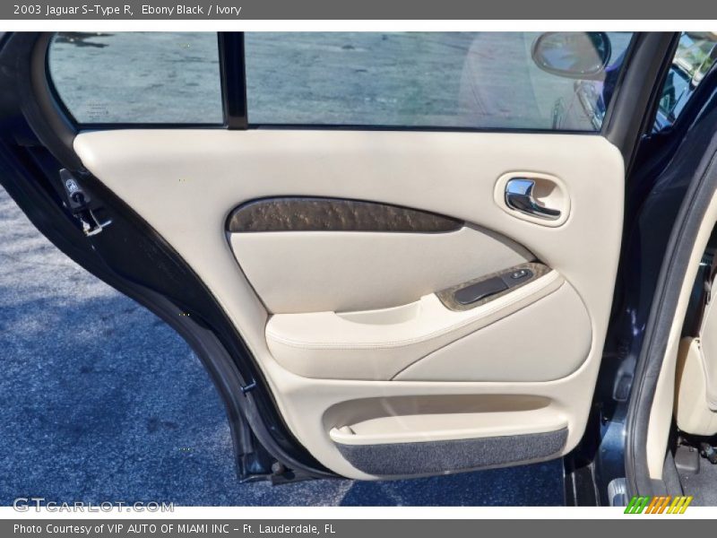 Ebony Black / Ivory 2003 Jaguar S-Type R