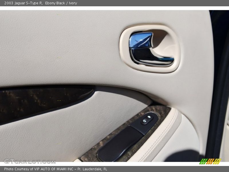 Ebony Black / Ivory 2003 Jaguar S-Type R