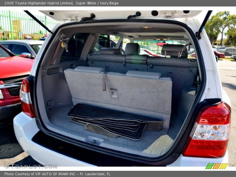 Super White / Ivory Beige 2006 Toyota Highlander Hybrid Limited