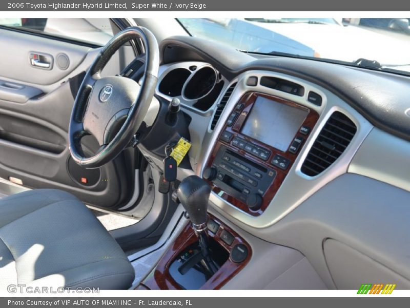 Super White / Ivory Beige 2006 Toyota Highlander Hybrid Limited