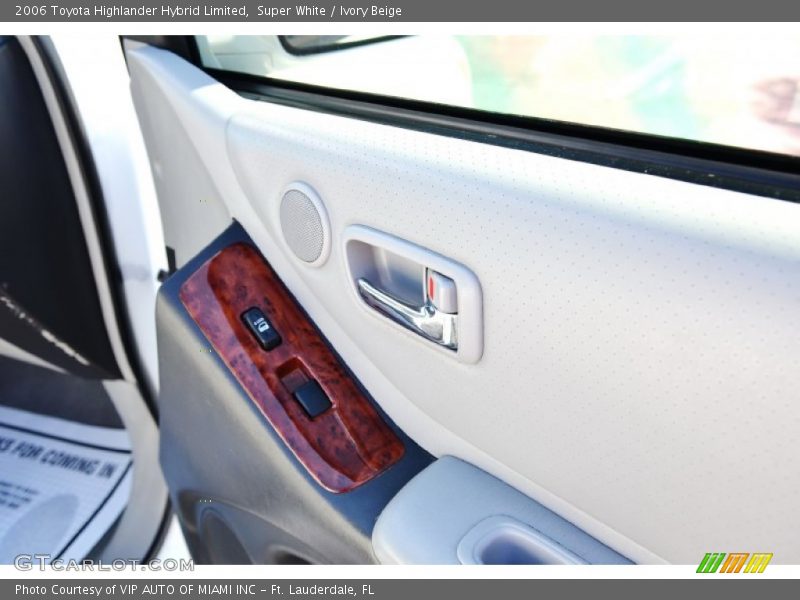 Super White / Ivory Beige 2006 Toyota Highlander Hybrid Limited