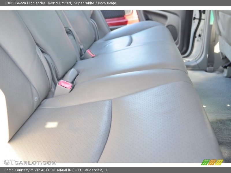 Super White / Ivory Beige 2006 Toyota Highlander Hybrid Limited