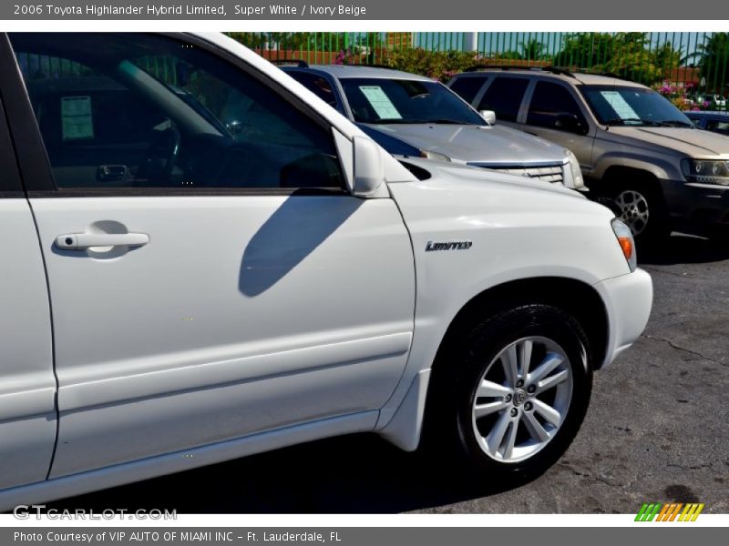 Super White / Ivory Beige 2006 Toyota Highlander Hybrid Limited