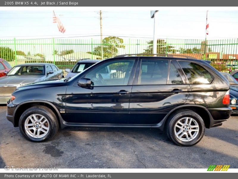 Jet Black / Sand Beige 2005 BMW X5 4.4i