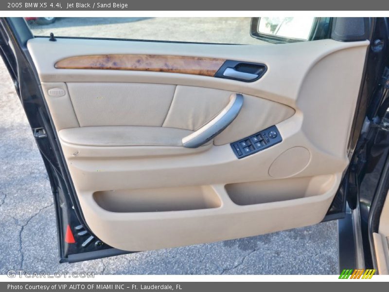 Jet Black / Sand Beige 2005 BMW X5 4.4i