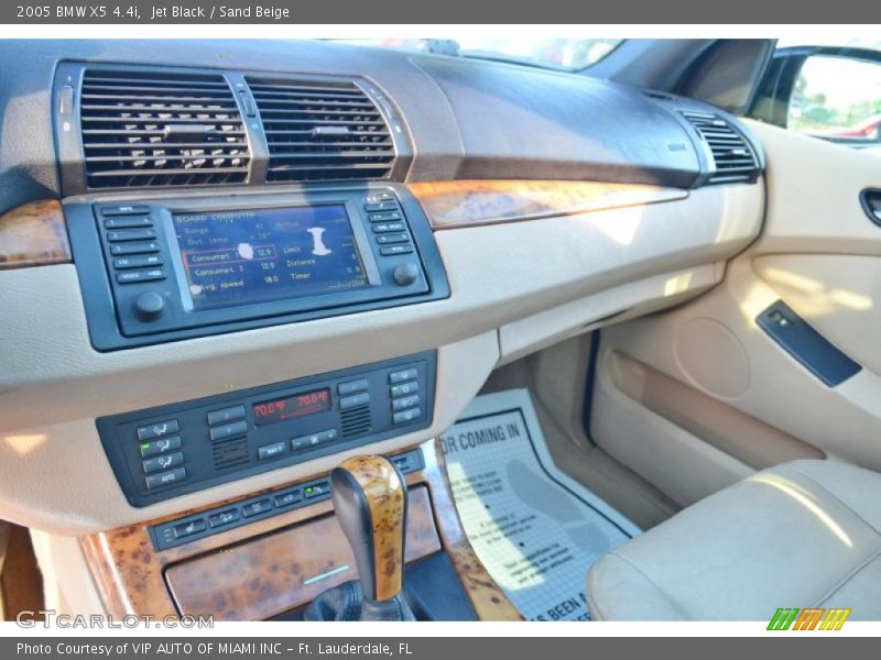 Jet Black / Sand Beige 2005 BMW X5 4.4i