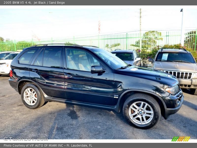 Jet Black / Sand Beige 2005 BMW X5 4.4i