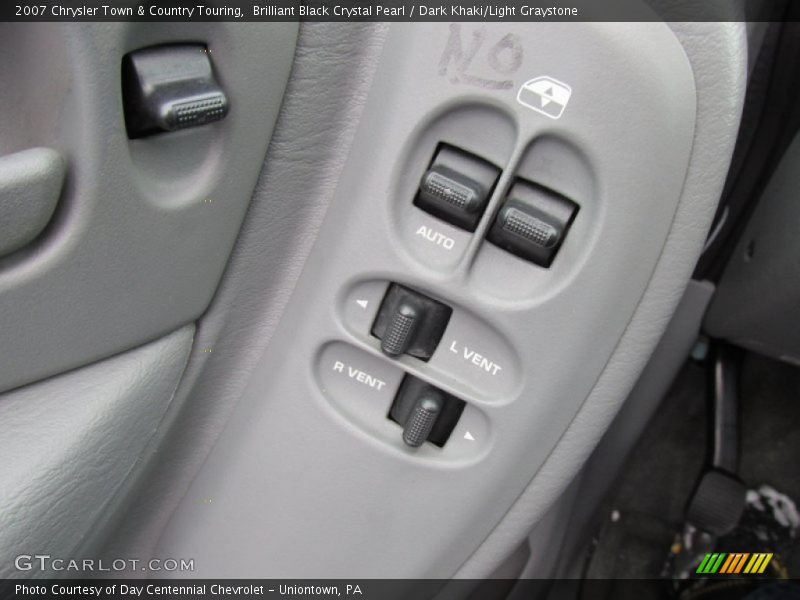 Brilliant Black Crystal Pearl / Dark Khaki/Light Graystone 2007 Chrysler Town & Country Touring