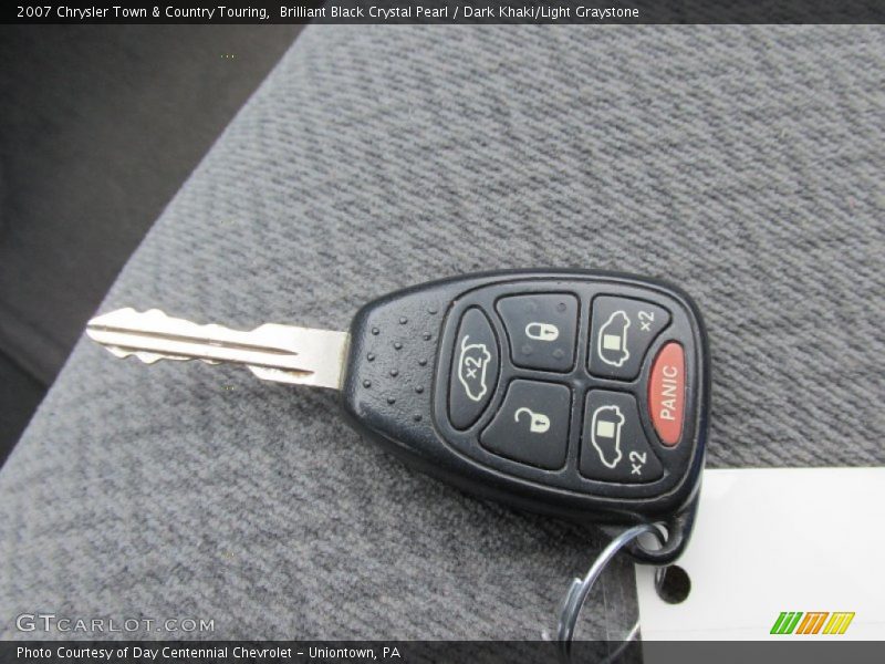 Brilliant Black Crystal Pearl / Dark Khaki/Light Graystone 2007 Chrysler Town & Country Touring