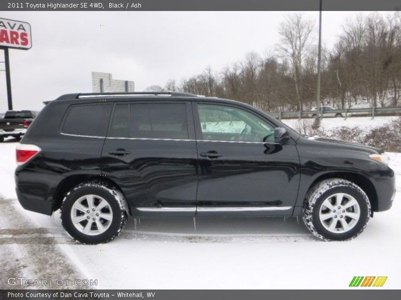 Black / Ash 2011 Toyota Highlander SE 4WD
