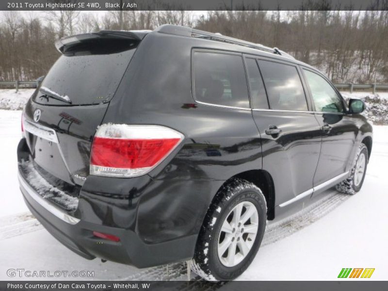 Black / Ash 2011 Toyota Highlander SE 4WD