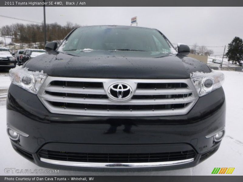 Black / Ash 2011 Toyota Highlander SE 4WD