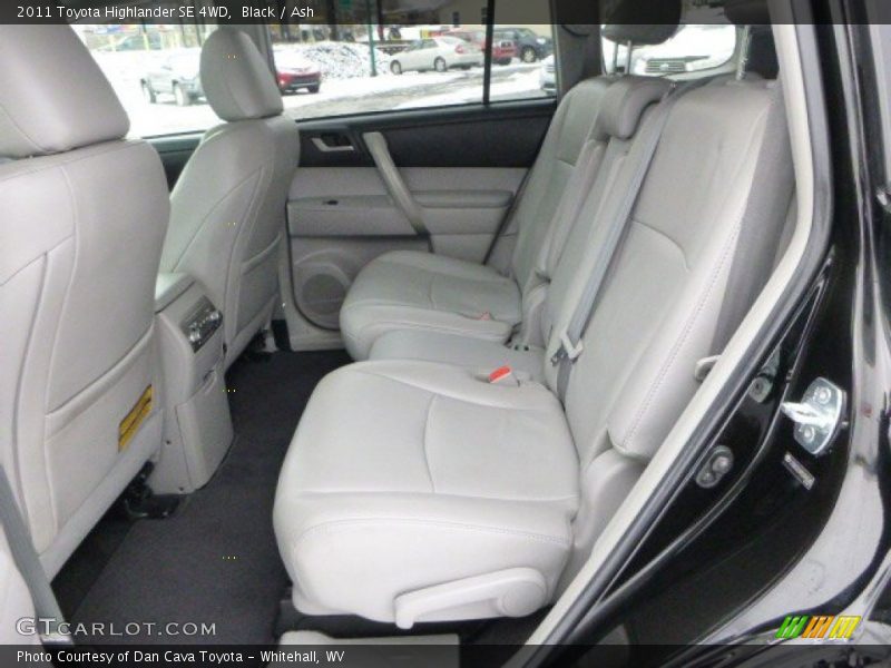 Black / Ash 2011 Toyota Highlander SE 4WD