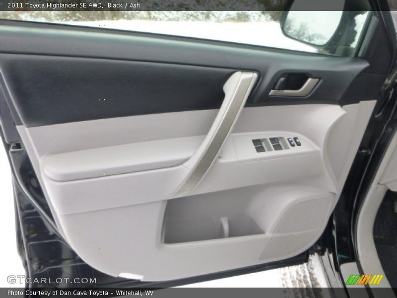 Black / Ash 2011 Toyota Highlander SE 4WD