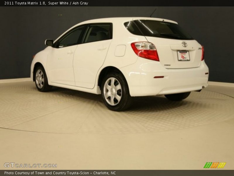 Super White / Ash Gray 2011 Toyota Matrix 1.8