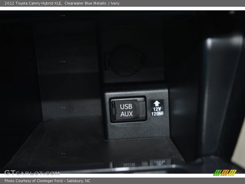 Clearwater Blue Metallic / Ivory 2012 Toyota Camry Hybrid XLE