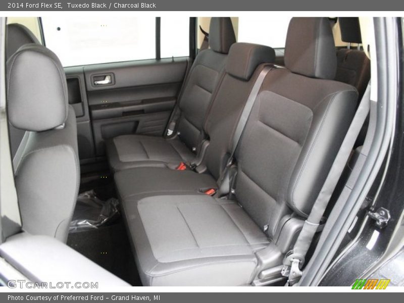 Tuxedo Black / Charcoal Black 2014 Ford Flex SE
