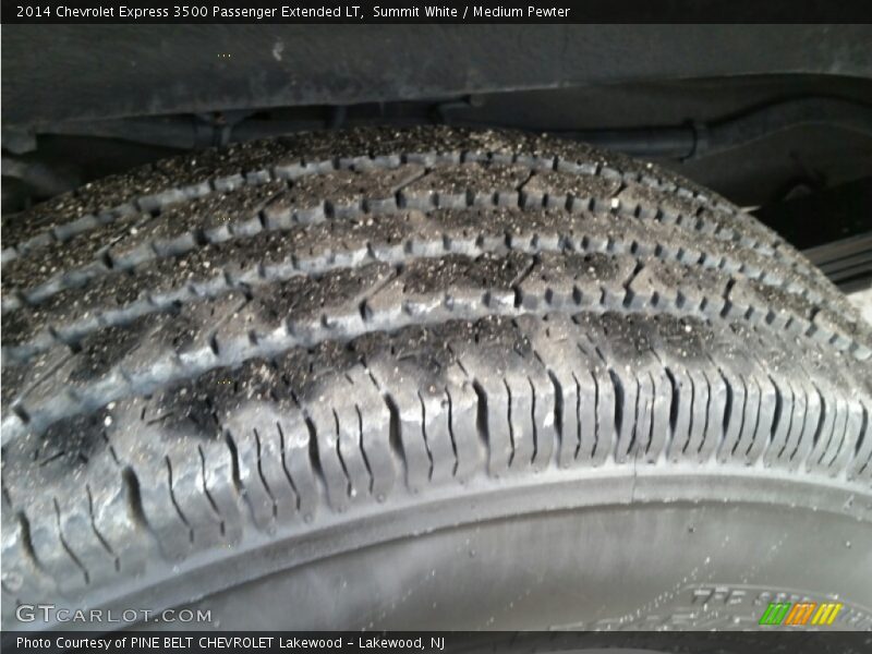 Summit White / Medium Pewter 2014 Chevrolet Express 3500 Passenger Extended LT