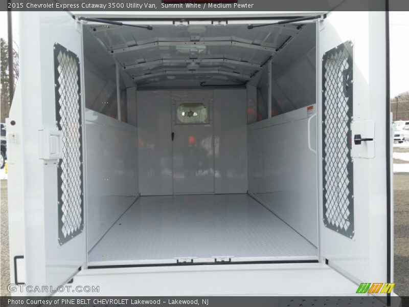 Summit White / Medium Pewter 2015 Chevrolet Express Cutaway 3500 Utility Van