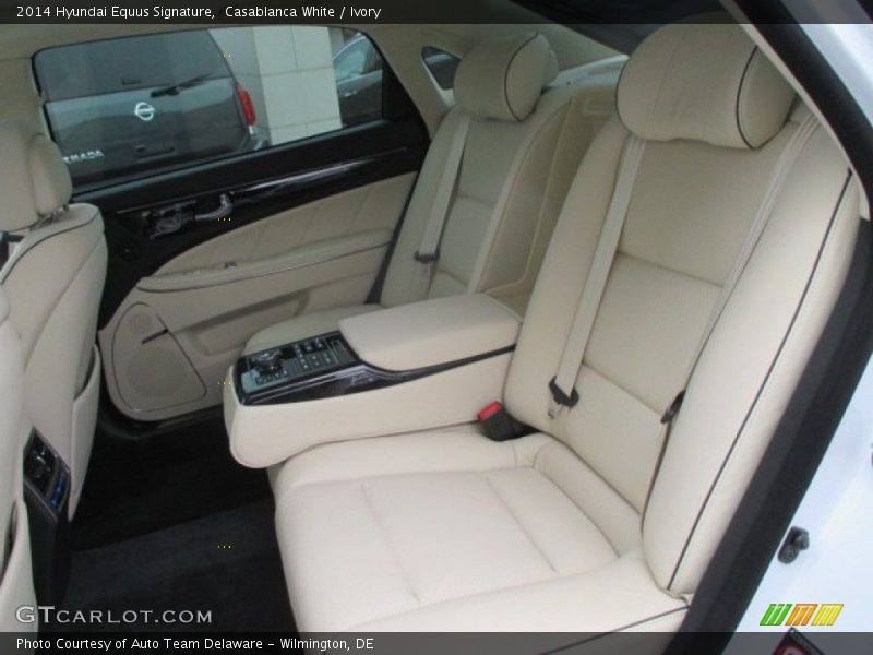 Casablanca White / Ivory 2014 Hyundai Equus Signature