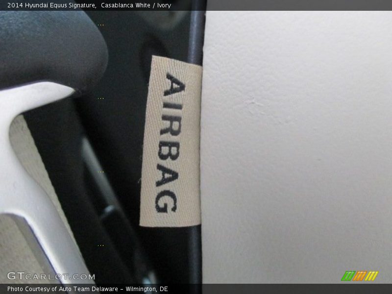 Casablanca White / Ivory 2014 Hyundai Equus Signature