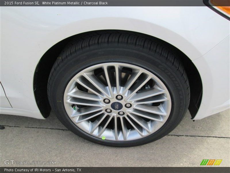 White Platinum Metallic / Charcoal Black 2015 Ford Fusion SE