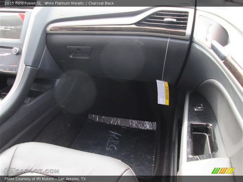 White Platinum Metallic / Charcoal Black 2015 Ford Fusion SE