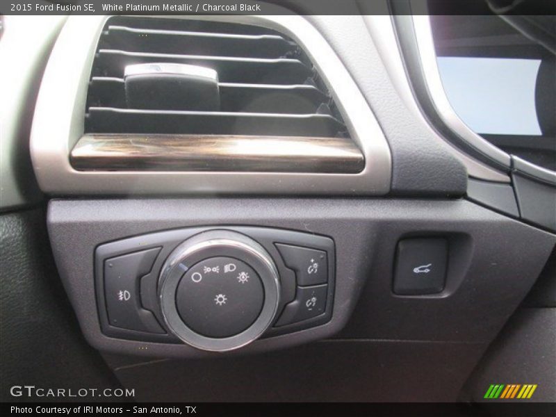 White Platinum Metallic / Charcoal Black 2015 Ford Fusion SE