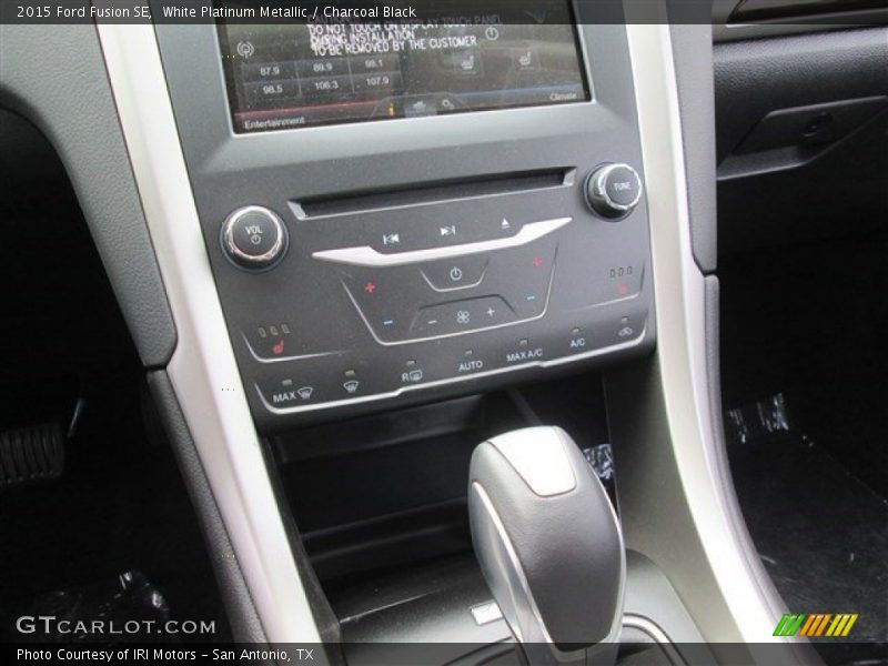 White Platinum Metallic / Charcoal Black 2015 Ford Fusion SE