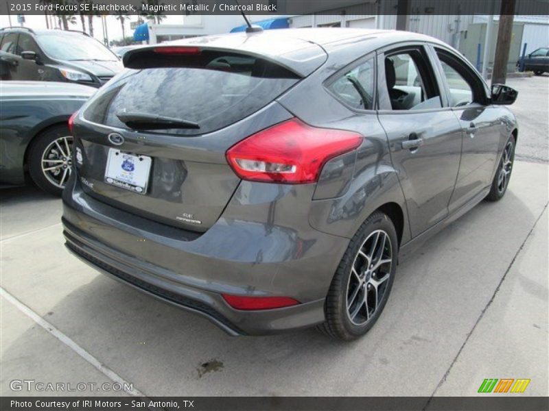 Magnetic Metallic / Charcoal Black 2015 Ford Focus SE Hatchback