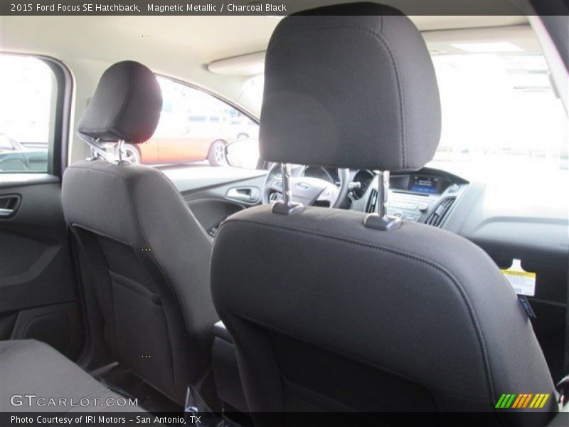 Magnetic Metallic / Charcoal Black 2015 Ford Focus SE Hatchback