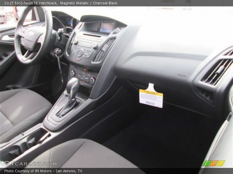 Magnetic Metallic / Charcoal Black 2015 Ford Focus SE Hatchback