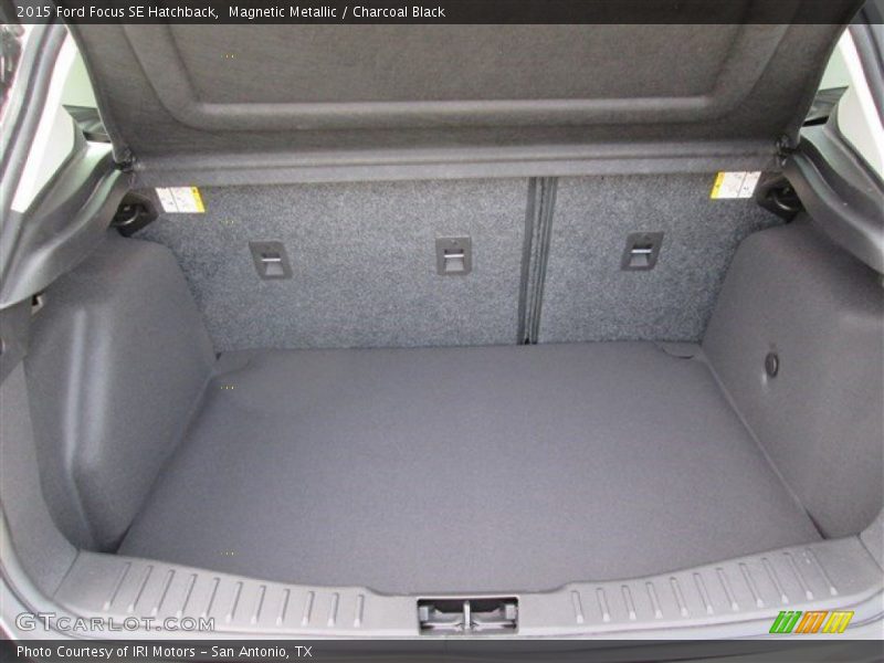 2015 Focus SE Hatchback Trunk