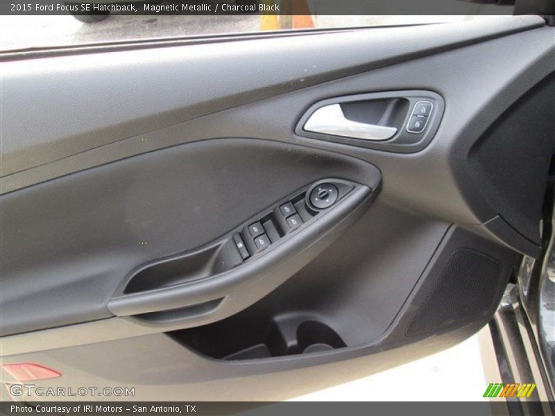 Magnetic Metallic / Charcoal Black 2015 Ford Focus SE Hatchback