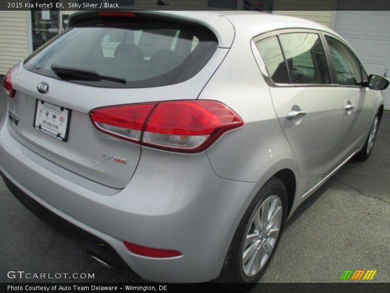 Silky Silver / Black 2015 Kia Forte5 EX