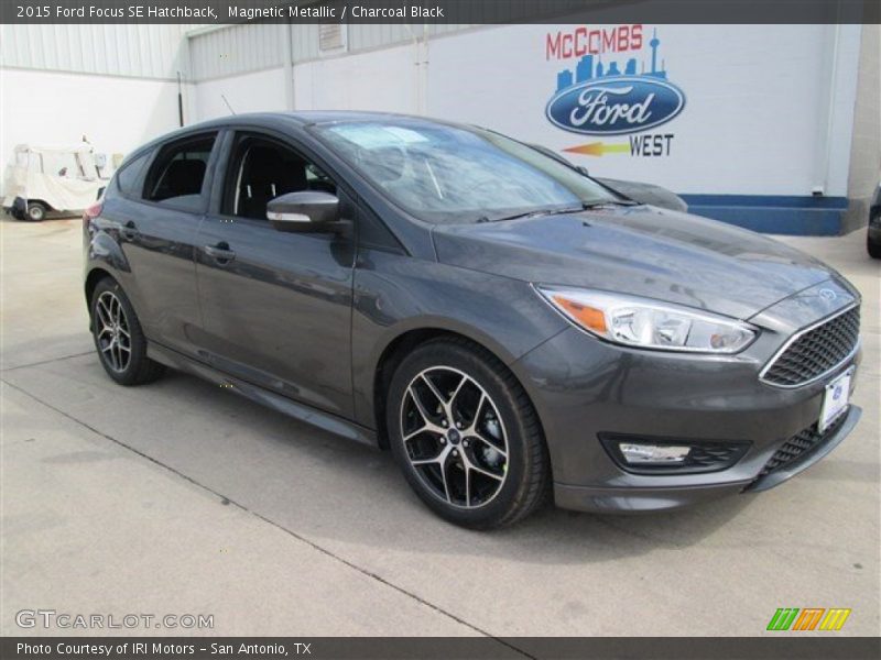 Magnetic Metallic / Charcoal Black 2015 Ford Focus SE Hatchback