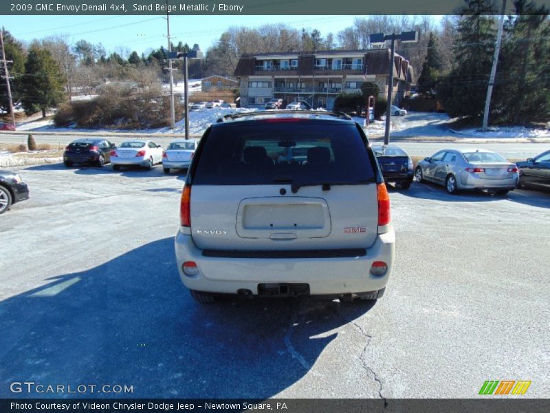 Sand Beige Metallic / Ebony 2009 GMC Envoy Denali 4x4