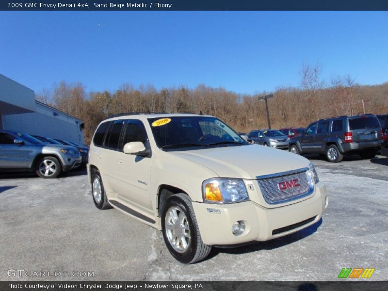 Sand Beige Metallic / Ebony 2009 GMC Envoy Denali 4x4