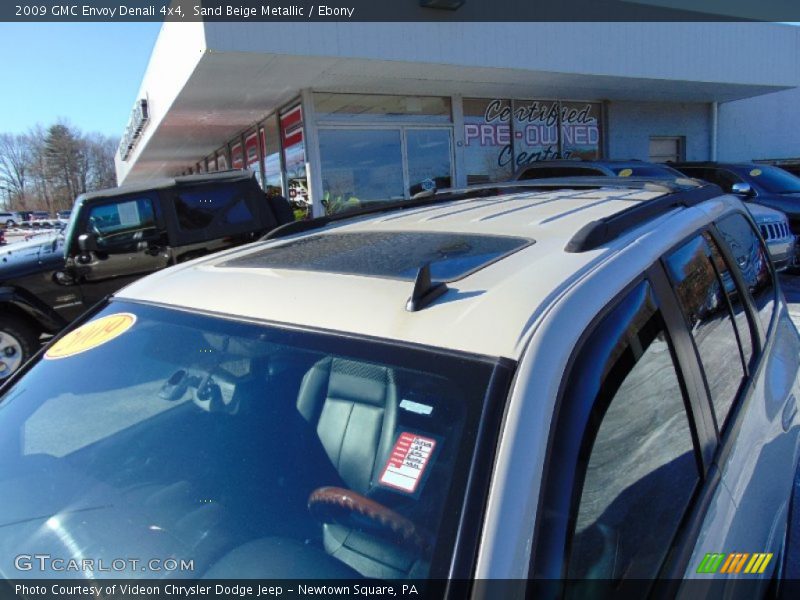Sand Beige Metallic / Ebony 2009 GMC Envoy Denali 4x4