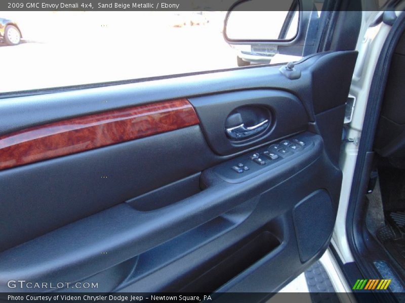 Sand Beige Metallic / Ebony 2009 GMC Envoy Denali 4x4