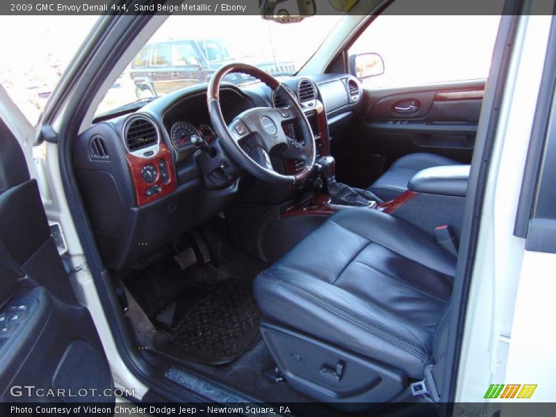 Sand Beige Metallic / Ebony 2009 GMC Envoy Denali 4x4