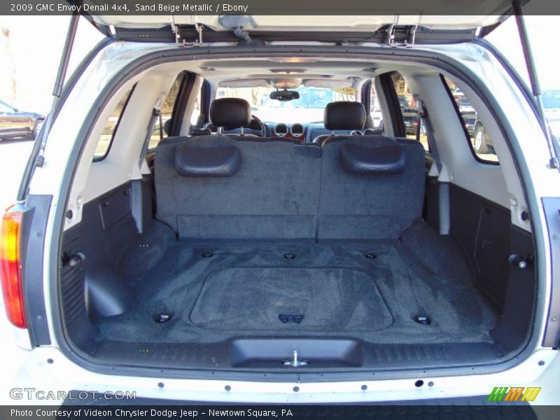Sand Beige Metallic / Ebony 2009 GMC Envoy Denali 4x4