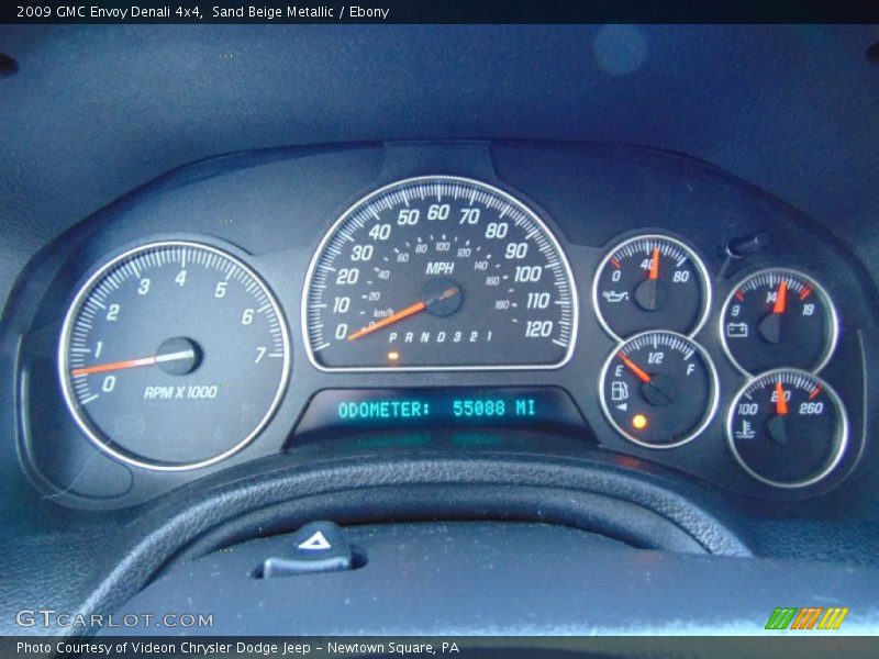 Sand Beige Metallic / Ebony 2009 GMC Envoy Denali 4x4