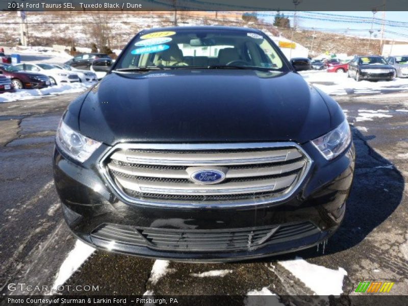 Tuxedo Black / Dune 2014 Ford Taurus SEL